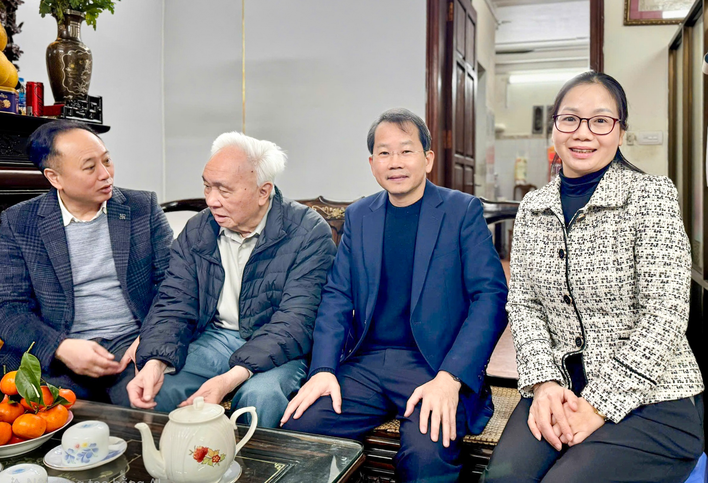 Đoàn bệnh viện tới thăm, chúc tết GS. Trần Văn Trường 